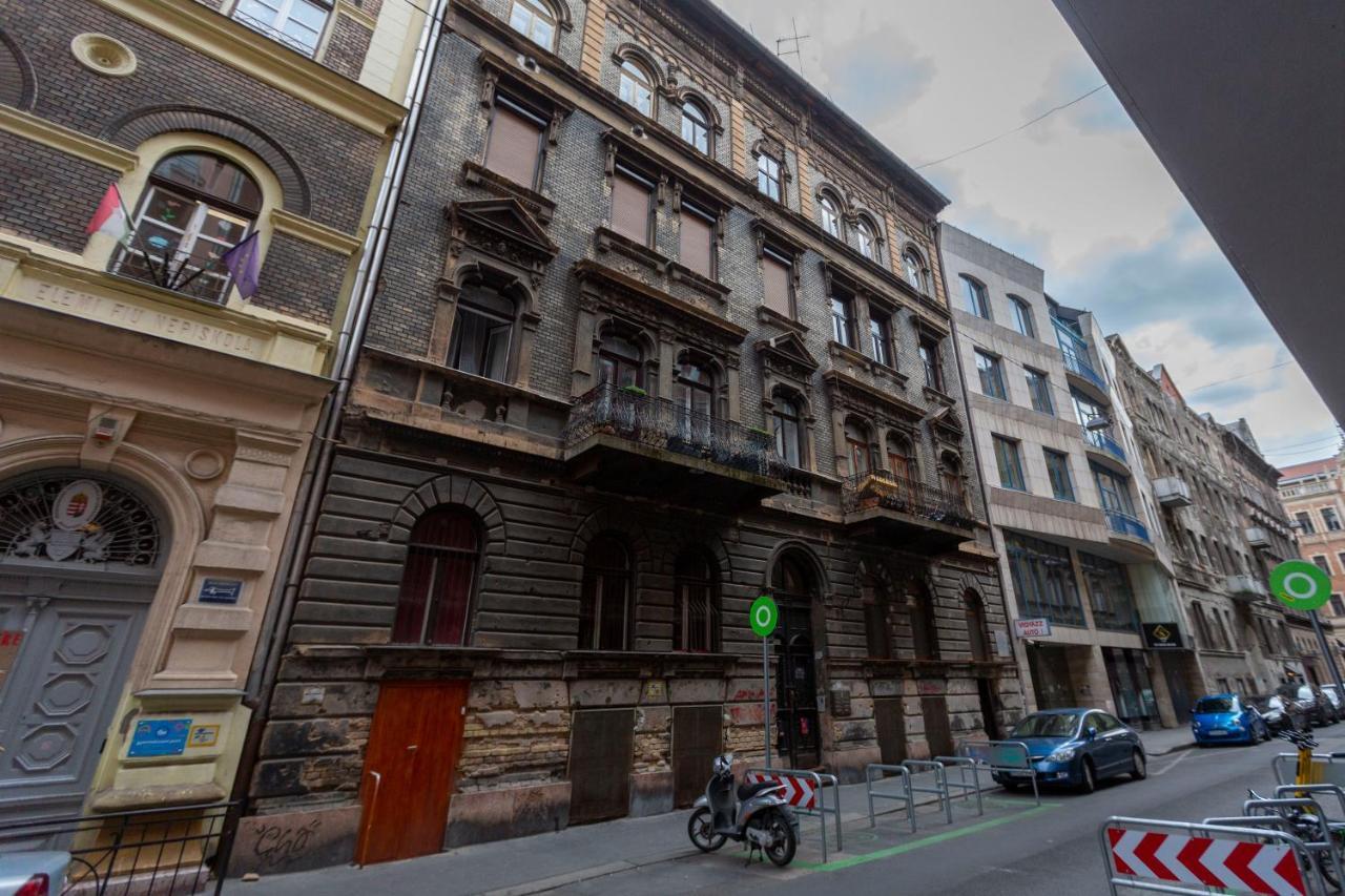 Spacious & Cozy Downtown Apartment With Balcony Budapest Exterior photo