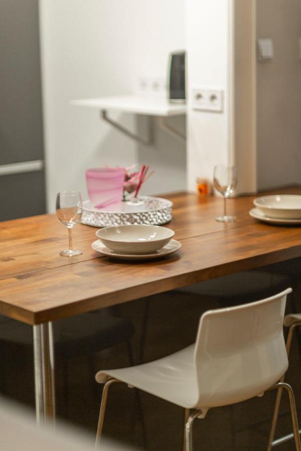 Spacious & Cozy Downtown Apartment With Balcony Budapest Exterior photo
