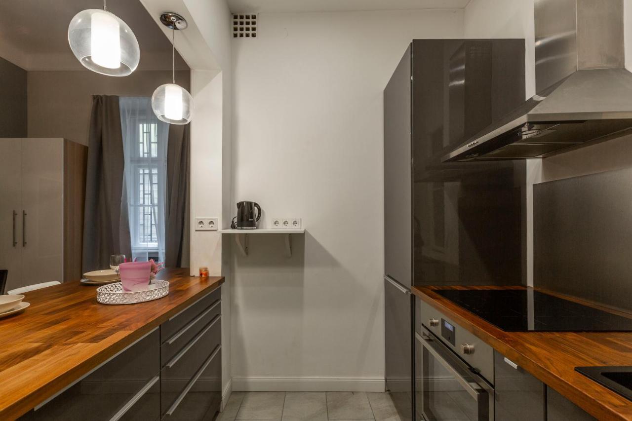 Spacious & Cozy Downtown Apartment With Balcony Budapest Exterior photo